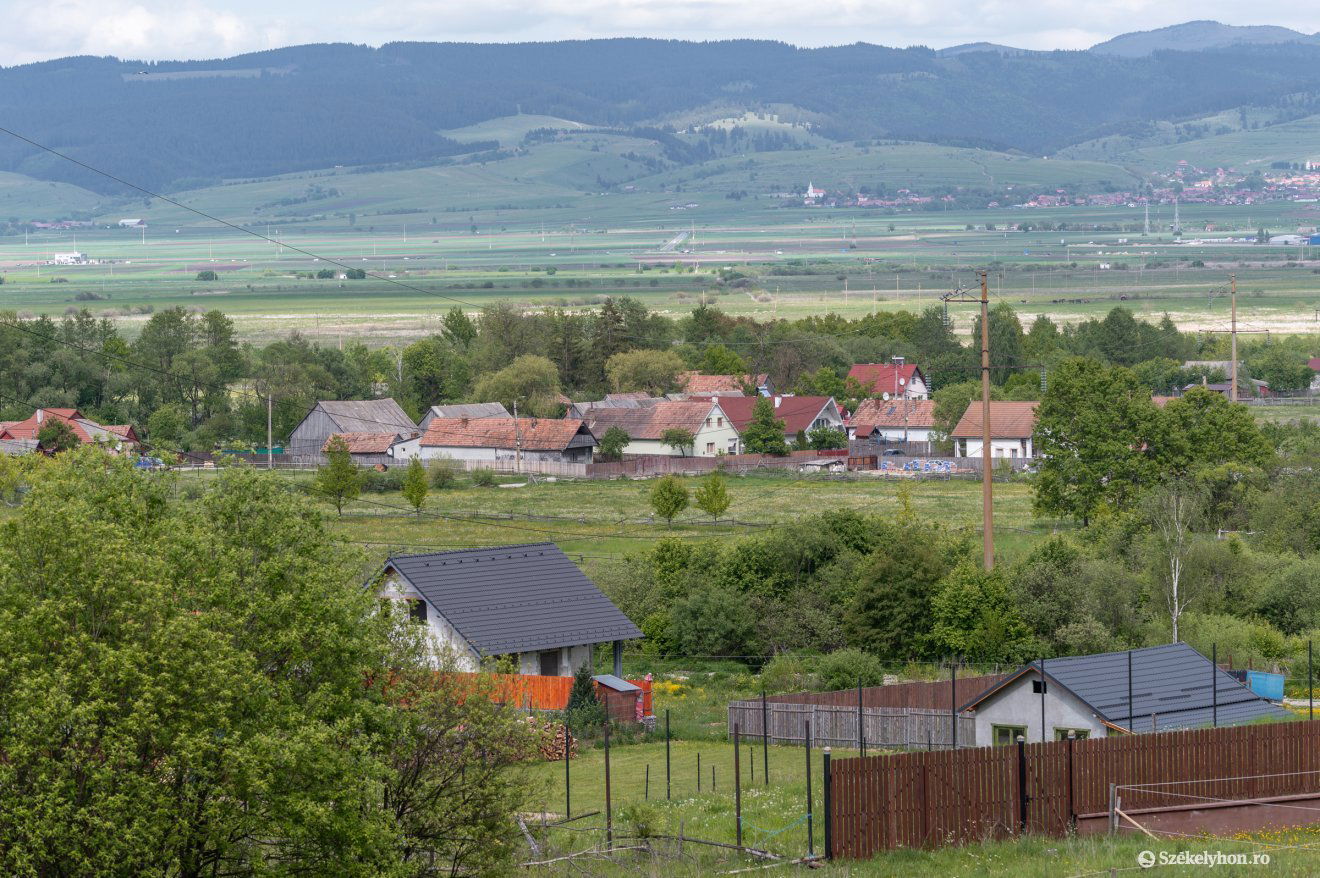 Útjavításokra most is szükség van Csibában és Szécsenyben •  Fotó: Pinti Attila