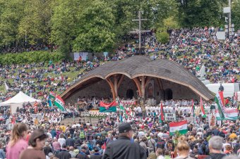 Csengőszótól az orgonáig – hangulatvideó a csíksomlyói búcsúról