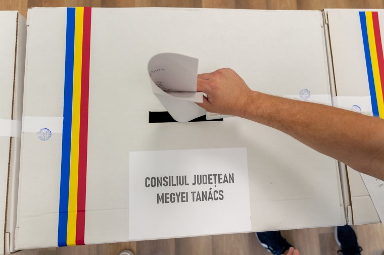 Bejutott az AUR a Bihar megyei közgyűlésbe, az RMDSZ eggyel növelte tanácsosai számát