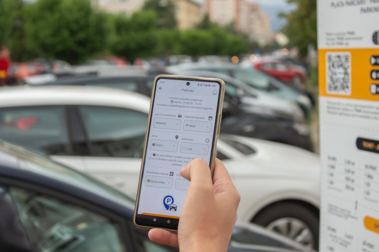 Ezért nem lehet egész napos parkolójegyet váltani Csíkszereda központi zónájában