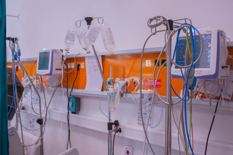 Továbbra is nagyon súlyos az állapota a medvetámadás áldozatának