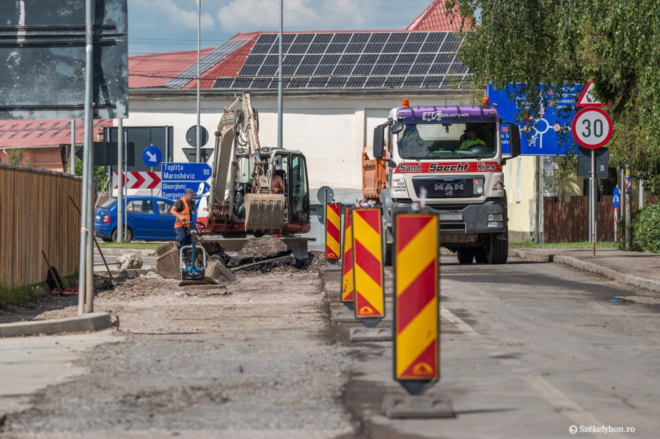 A Villanytelep utca egy részén új alapozásra is szükség van •  Fotó: Pinti Attila