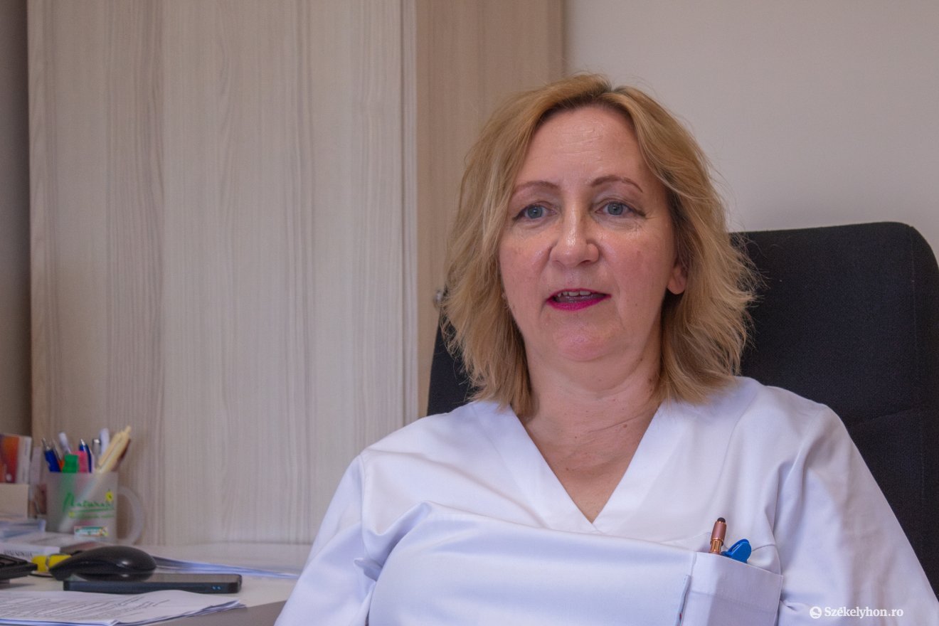 Csíki Éva, ideggyógyász-főorvos. Amióta gyakorolja a hivatását, rengeteget fejlődött a csíkszeredai kórház ideggyógyászati szempontból •  Fotó: Borbély Fanni
