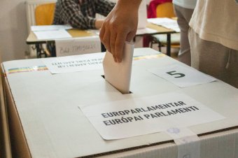 BEC: nem sértett törvényt az RMDSZ urnabiztosa és szóvivője a Tőkés-ügyben