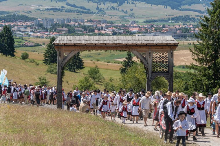 Száz kép egy eseményekben gazdag évről