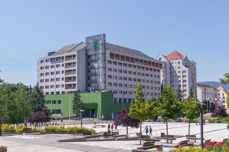 Románia-szerte segítheti a magyar nyelvű képzéseket nyújtó egyetemeket a középiskolások körében végzett kutatás