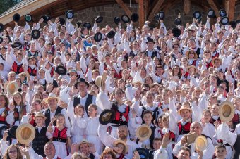 Ezer Székely Leány Napja a csíksomlyói hegynyeregben