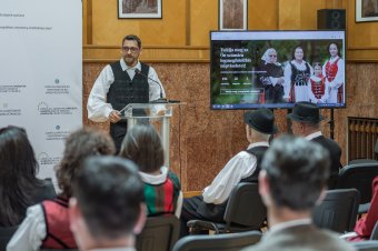 Népviselet-generátor appot is bemutattak a székely népviselet napján