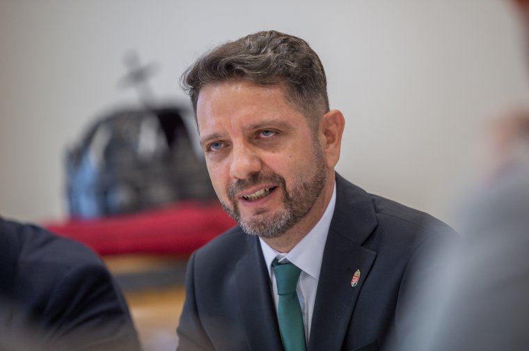 A székelyföldi és a moldvai magyarságra is egyformán figyelne az új csíkszeredai főkonzul