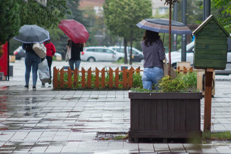 Vasárnap estig marad a hideg, csapadékos idő