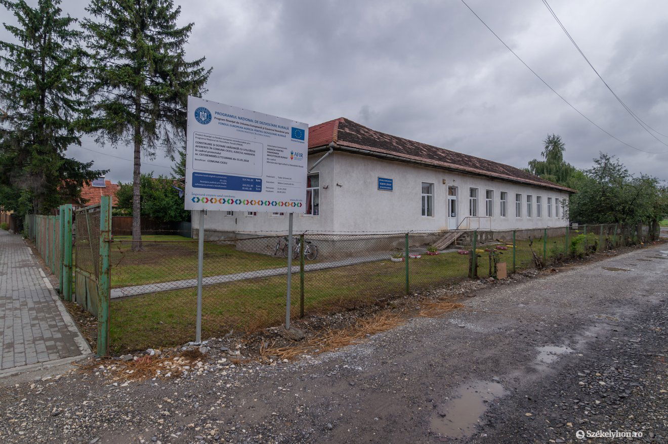 A volt iskolaépület helyett községházát alakítanak ki •  Fotó: Pinti Attila