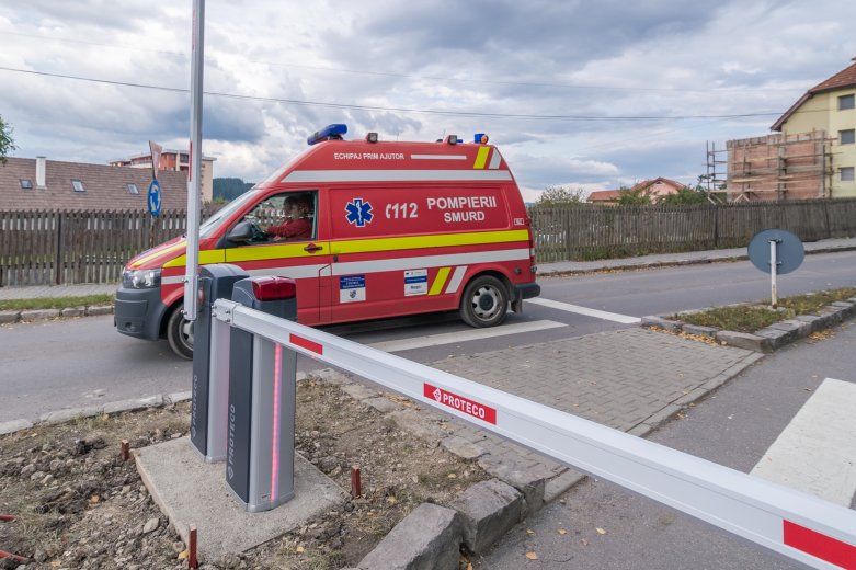 Vizsgálatra tartott az a nő, aki elhunyt a csíkszeredai kórház közelében