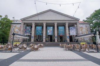 Hamarosan nekikezdenek a csíkszeredai városi művelődési ház felújításának