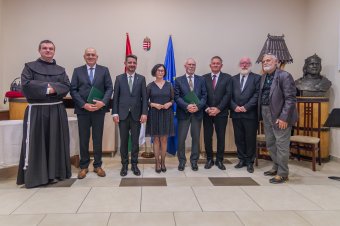 Rangos állami kitüntetéseket vehettek át neves erdélyi személyiségek