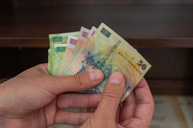 Több mint 2,2 milliárd lejt fektettek a romániaiak Fidelis államkötvényekbe márciusban