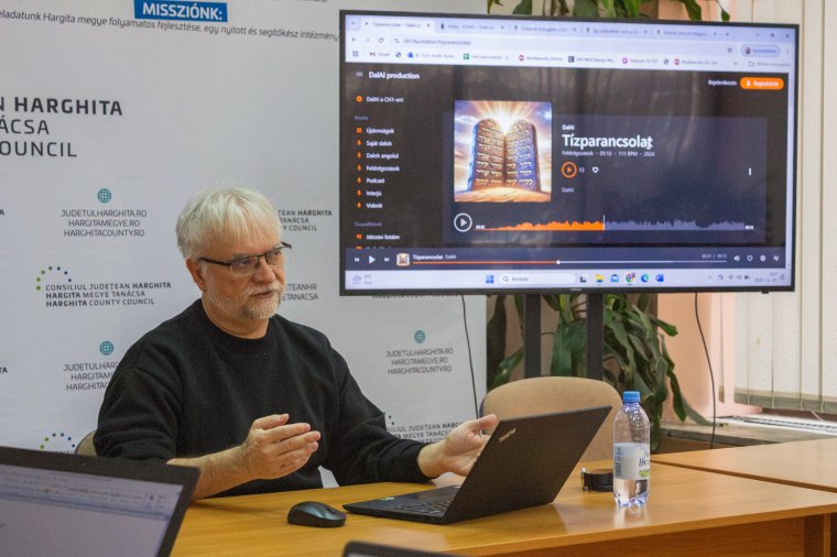 Rövid az út a nyomtatott sajtótól az online médián át a mesterséges intelligenciáig