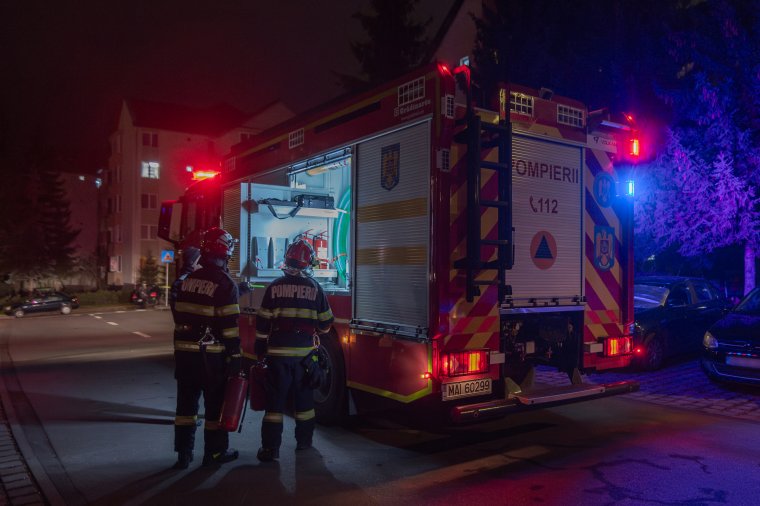 Több mint félszáz fát csavart ki az erős szél, sok autó megrongálódott Bukarestben