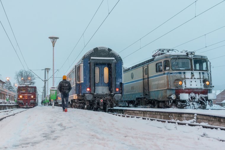 Ismét megy a vadiúj elektromos vonat