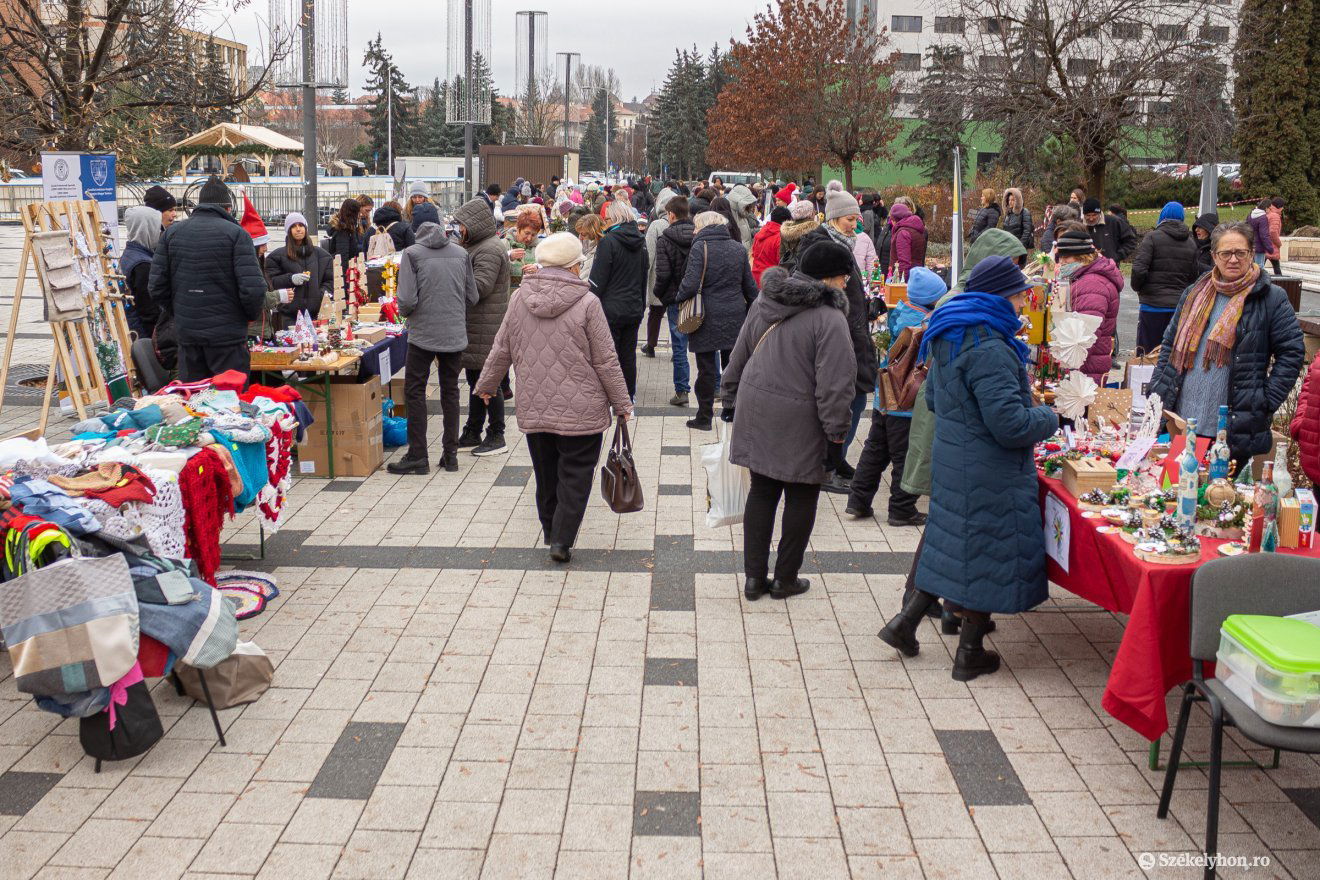 adománygyűjtő, Csíkszereda, kézműves, kiállítás