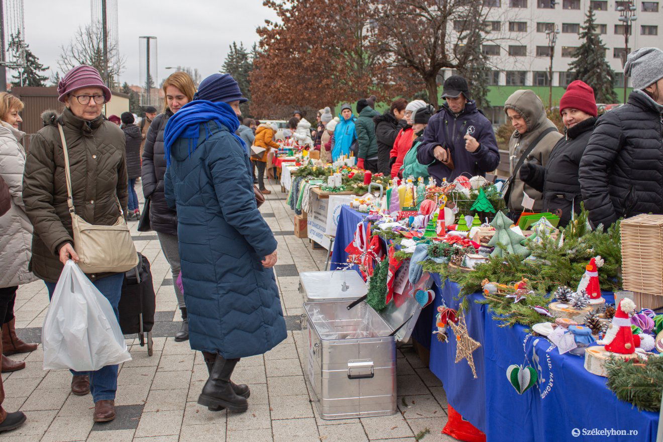 adománygyűjtő, Csíkszereda, kézműves, kiállítás