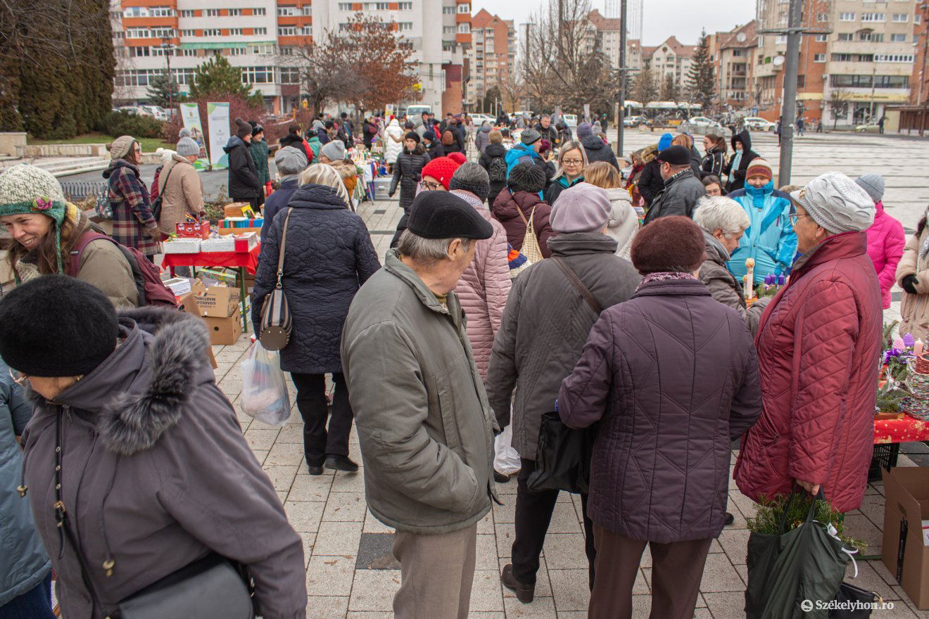 adománygyűjtő, Csíkszereda, kézműves, kiállítás