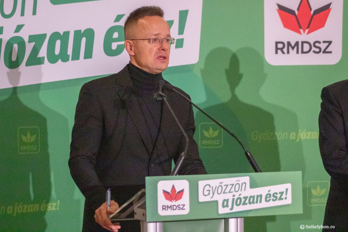 választások
