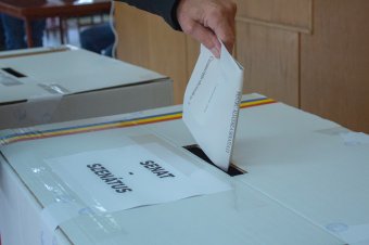 Győzött a PSD, előretört a román szélsőjobb, küszöb fölött az RMDSZ a felmérések alapján