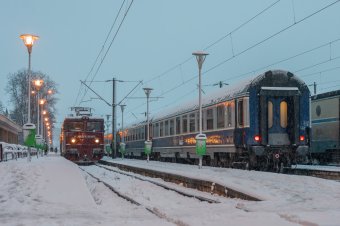 Télies körülmények között közlekednek a vonatok az összes vasútvonalon