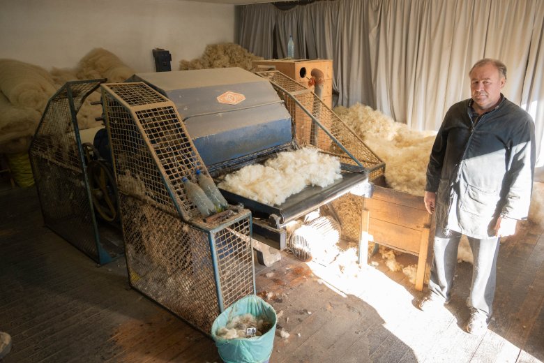 Az olcsó tucatáru kiszorította a helyi gyapjúból készült termékeket