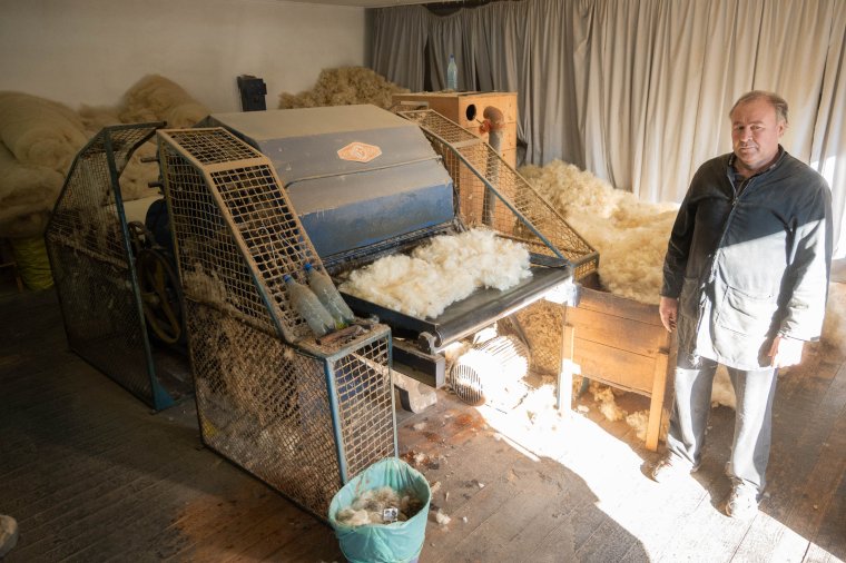 Az olcsó tucatáru kiszorította a helyi gyapjúból készült termékeket