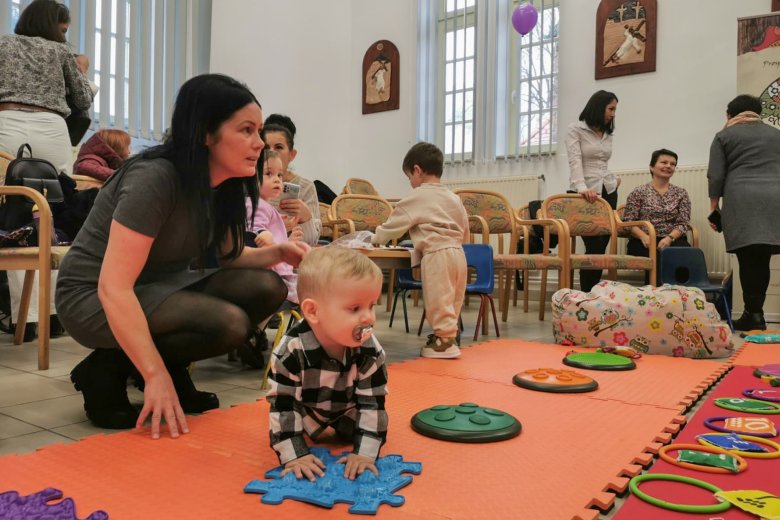 Mire van szüksége a koraszülötteknek? – Kis hősök nagy napja Csíkszeredában