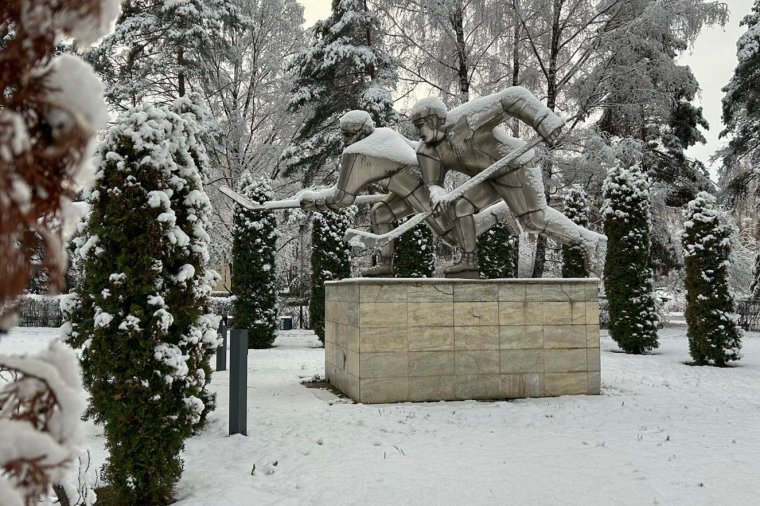 Érkezik az újabb havazás, keddig kitart a télies időjárás