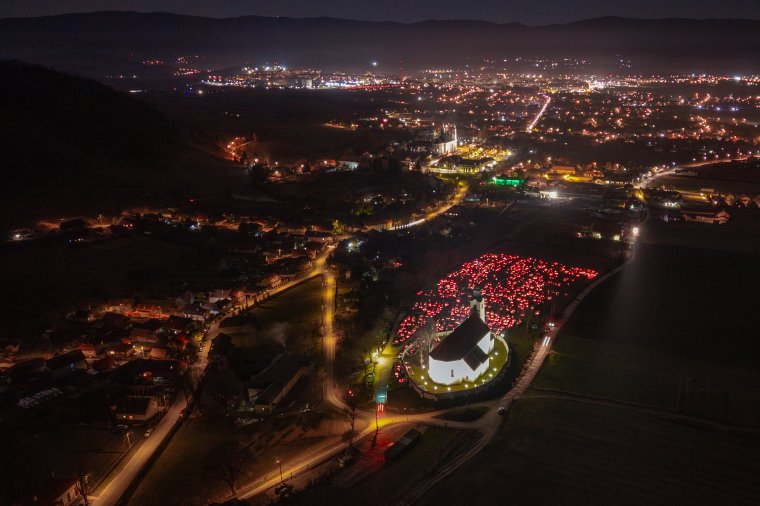 Mindenszentek a felcsíki és csíkszeredai temetőkben