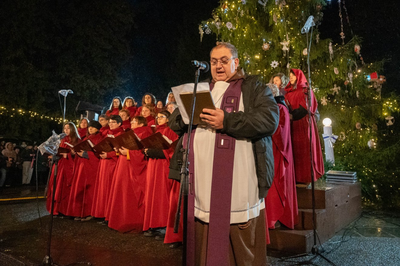Kovács Csaba Antal ferences rendi szerzetes szólt az ünneplőkhöz •  Fotó: Borbély Fanni