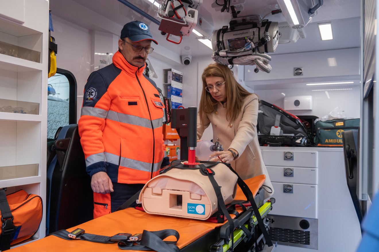 Újgenerációs mentőautóval gazdagodott a Hargita megyei mentőszolgálat •  Fotó: Borbély Fanni