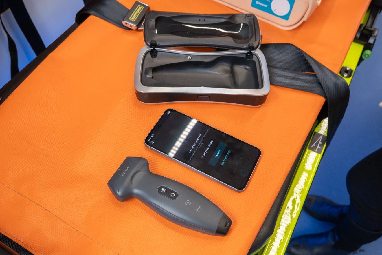 Hordozható ekográf. Belső vérzéseket tudnak vele észlelni •  Fotó: Borbély Fanni