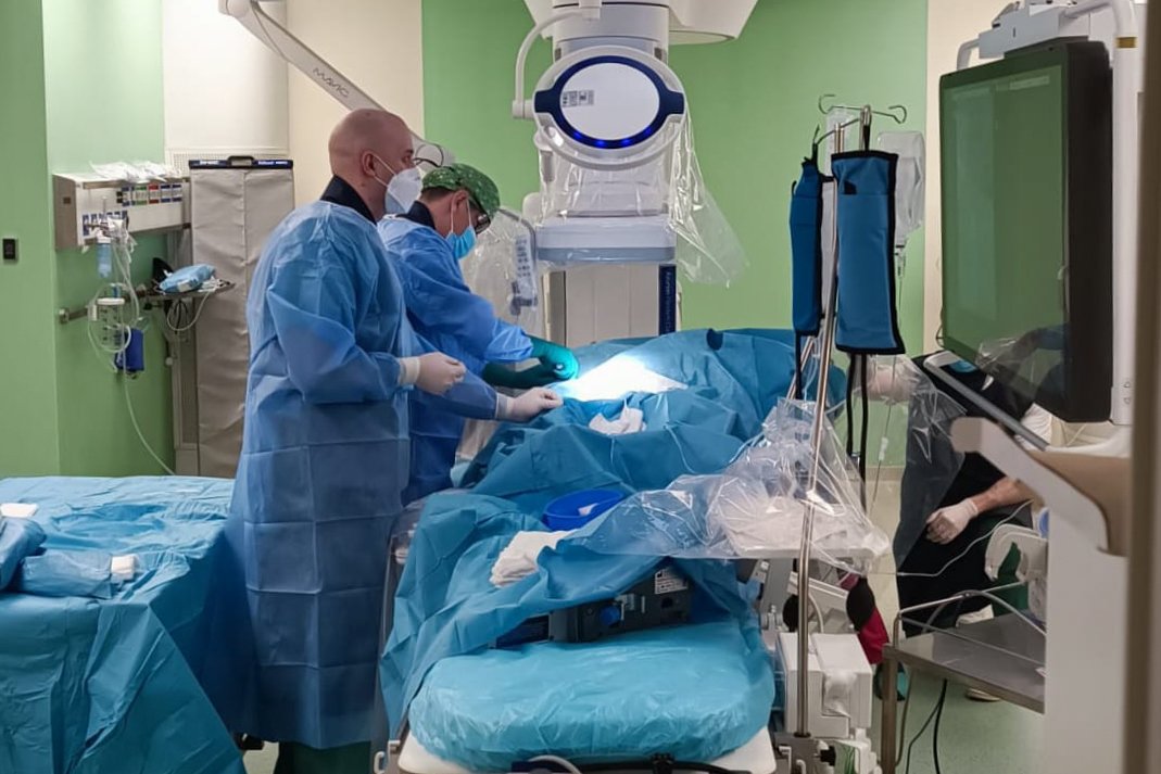 Első trombektómiás beavatkozás a csíkszeredai kórházban •  Fotó: Csíkszeredai Megyei Sürgősségi Kórház