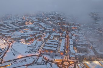 Beköszöntött a tél Csíkszeredában: megérkezett az első hó az idei szezonban