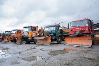 Több mint 1200 tonna homokkal, sóval várják a telet