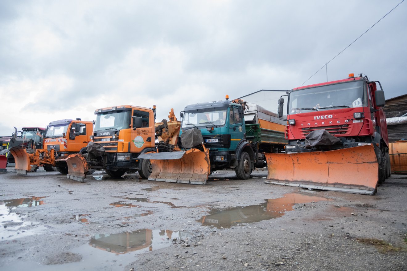Több mint 1200 tonna homokkal, sóval várják a telet