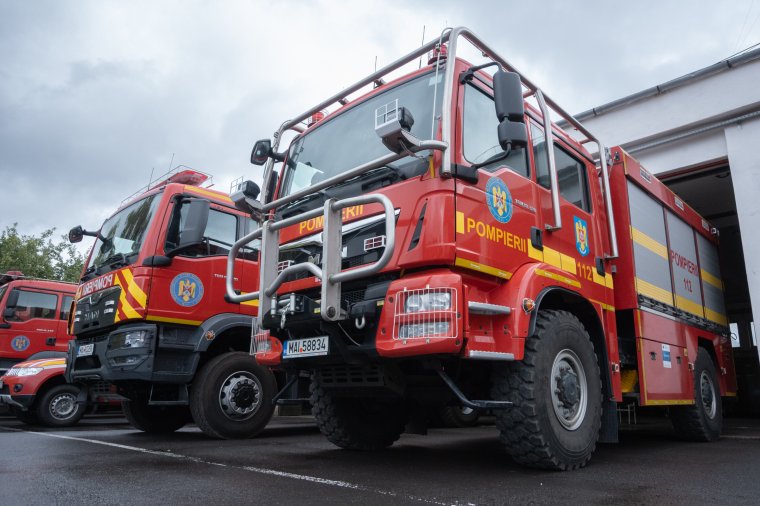Több ezer riasztás futott be a tűzoltókhoz a hét végén