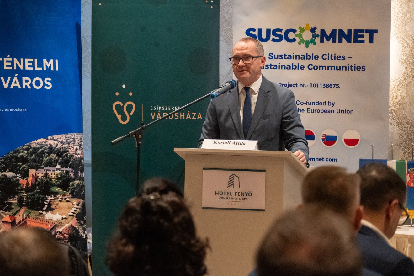 Korodi Attila csíkszeredai polgármester is előadást tartott •  Fotó: Borbély Fanni