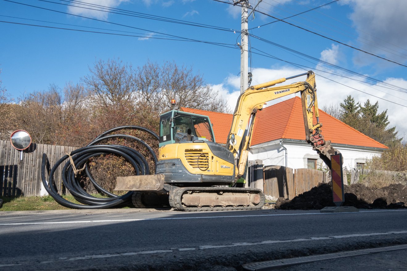 Folyamatban a vízhálózat korszerűsítése Csíkszentkirályon. Ideiglenes működési engedélyt kapott a szolgáltató • Fotó: Borbély Fanni