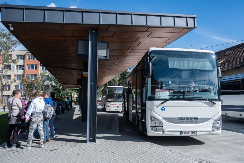 Újabb akadály a vidéki buszos tömegközlekedés elindítása előtt