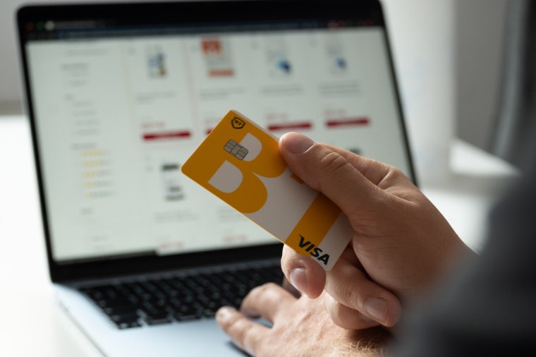 Fekete péntek: tudatosabbak a vevők megszorítások idején, sokan csökkentik a költségvetést