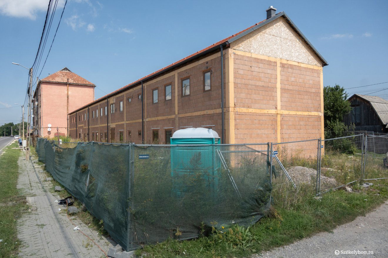 A csicsói beruházás már három éve elkezdődött. Messze a beruházás vége •  Fotó: Borbély Fanni