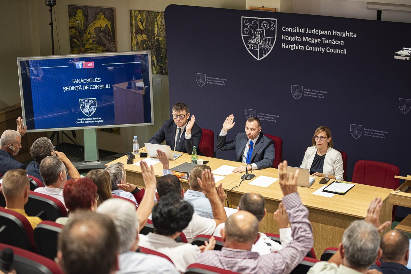 A PNRR keretében futó projektekről is beszámoltak •  Fotó: Hargita Megye Tanácsa