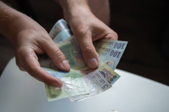Már százezren kérik, hogy minden éltanuló részesülhessen ösztöndíjban