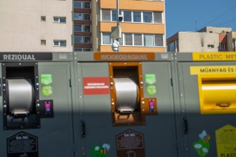 Kamerákkal figyelik az új digitális hulladékgyűjtő szigeteket