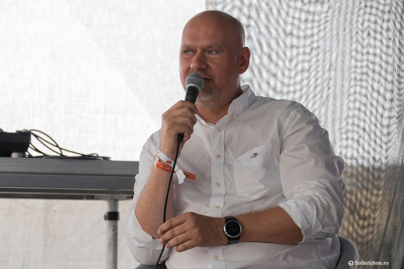 ifjúsági szervezetek, Turi Ádám, Pandy Péter, Nagy Vargha Zsófia, Nacsa Lőrinc, Szilágyi Dóra-Emese,  A fiatal közösségek, régi hagyományok